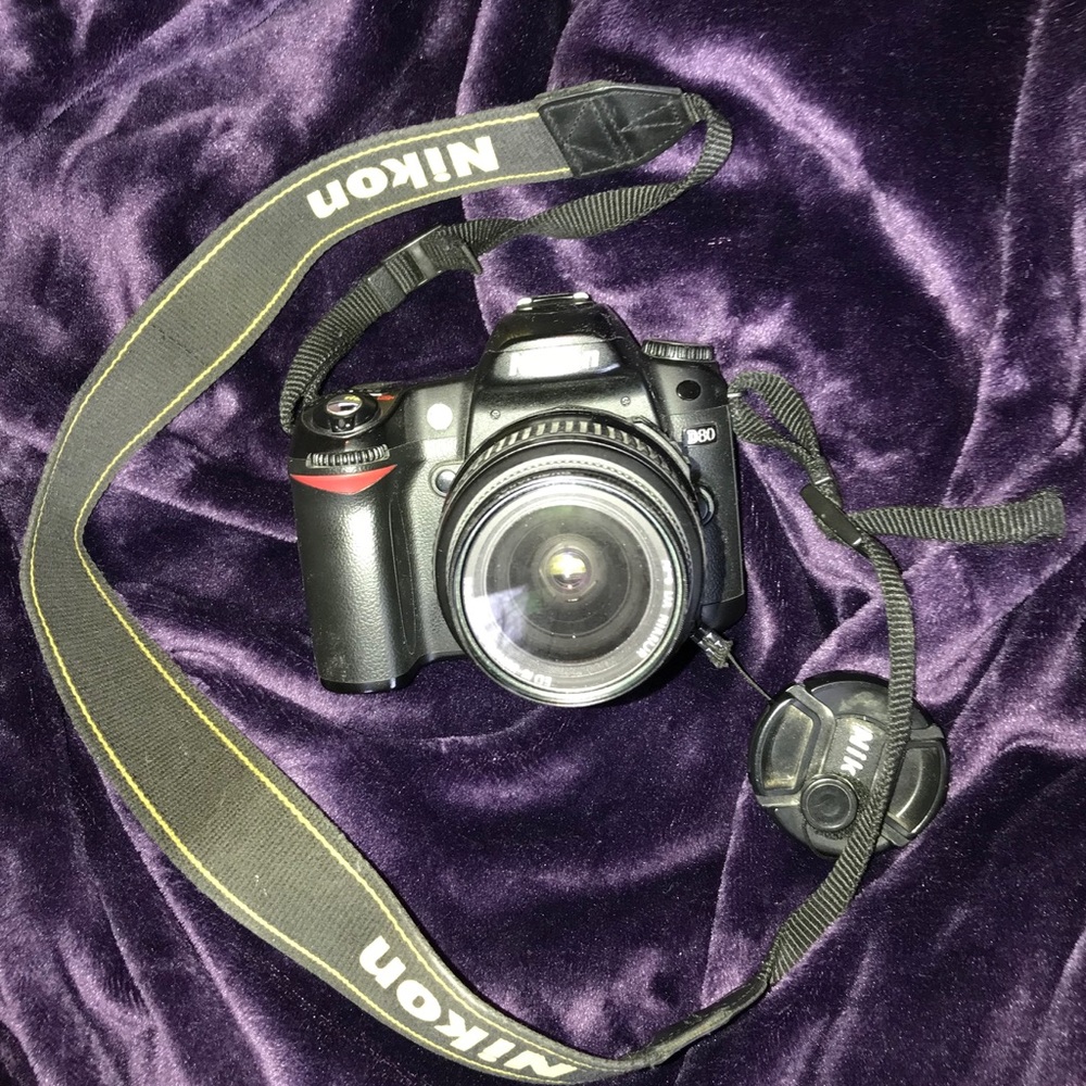 D80 Nikon camera! 18-55mm lens!